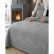 thumbnail image 3 of Cobertor De Lujo Quilt Verano King - Super King Gris, 3 of 4