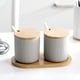thumbnail image 5 of Juego de 2 tarros de especias de cerámica OnePine, azucarero de cerámica con cuchara y tapa de bambú para té, azúcar, sal y especias en casa y en la cocina., 5 of 5