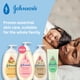 thumbnail image 2 of Loción hidratante para bebés Johnson's Baby Skin Nourish 500 ml, 2 of 9