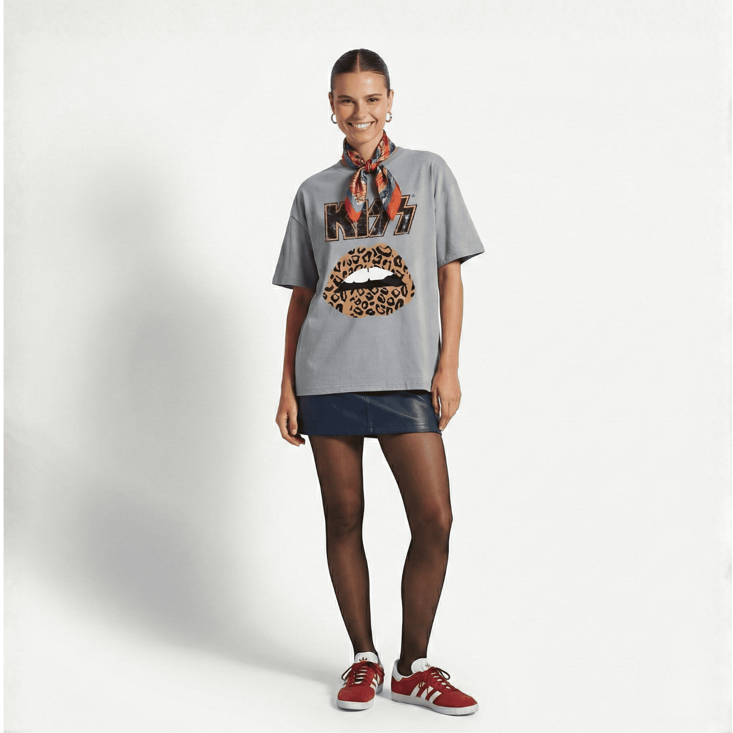 Polera Manga Corta Lips Gris Kiss