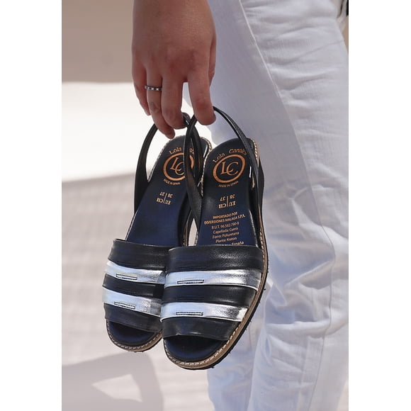 Sandalia Cuero Charmiane Negro Plata