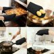 thumbnail image 2 of Guantes de horno suaves, guantes de cocina resistentes al calor, forro de algodón grueso, agarre para hornear, asar a la parrilla, juego de manoplas de cocina de 2 piezas negro 10.6x6.7 pulgadas, 2 of 6