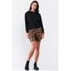 thumbnail image 4 of Sudadera Negra Extragrande con Capucha, Cuello Alto, Cierre, Detalle y Cordón Ajustable, 4 of 5