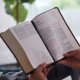 thumbnail image 4 of Biblia Harpercollins Nkjv De Tamaño Personal Con Letra Grande Color Marrón, 4 of 9