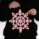 thumbnail image 4 of Adornos colgantes de copos de nieve para Navidad, 6 guirnaldas de copos de nieve 3D brillantes, grandes copos de nieve blancos para Navidad, fiestas de Año Nuevo, decoración del hogar., 4 of 8