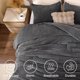 thumbnail image 4 of Juego de edredón ChixPace Fluffy Queen con 2 fundas de almohada, color gris, 4 of 8