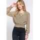 thumbnail image 4 of Blusa de Gasa con Estampado Fruncido y Sobrepelliz Color Oliva L, 4 of 4