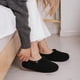 thumbnail image 2 of Zapatillas HomeTop, piel rizada y borrosa, espuma viscoelástica para mujer, negras, de 9 a 10, 2 of 6