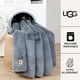 thumbnail image 2 of Manta UGG Euphoria de felpa de piel sintética reversible de 50 x 70 cm, 2 of 8