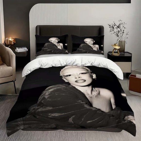 3pcs Bedding Set Featuring a Uniquely Made-Up Woman in Black And White Fashion Portrait Style Includes a Duvet Cover And Pillowcases Soft And Comfortable