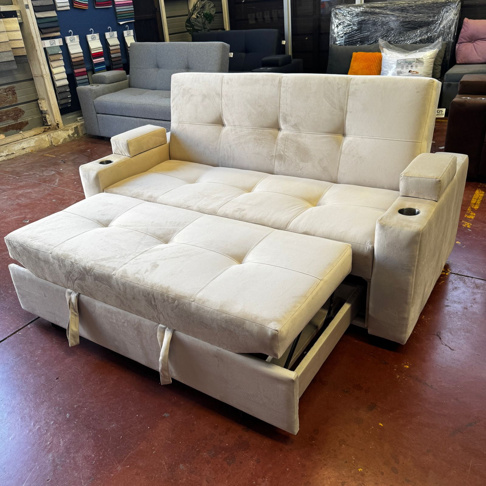 Camila Home - Sofá Cama Felpa Beige Claro Royal 2 Plazas Con Puffs Y Respaldo Reclinable