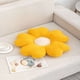thumbnail image 4 of Set De 2 Cojines En Forma De Flor Amarillo, 4 of 4