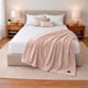 thumbnail image 1 of Manta de cama Nautica Home Jacquard Franela ultrasuave 127x178cm rosa, 1 of 7