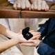thumbnail image 4 of Caja para anillos de boda GBYAN Velvet con luz LED de doble ranura, 4 of 6