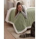 thumbnail image 5 of Frazada Sherpa Premium Con Diseño De Diamantes Plaza Y Media, 5 of 6