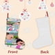 thumbnail image 3 of La Pequeña Lola visita la ciudad Tema: Calcetines de Navidad, fino lino blanco para colgar en escaleras y chimenea, decoración navideña para el hogar, regalo de Navidad.54cm×38cm, 3 of 5