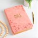 thumbnail image 2 of Libro Holman Bibles KJV con estampado gigante de la Santa Biblia, color rosa suave, 2 of 9