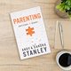 thumbnail image 2 of Libro HarperCollins Parenting: Haciendo lo Correcto, 2 of 3
