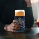 thumbnail image 4 of Pavo Real Funda enfriadora de latas, aislante de bebidas para mantener frías o calientes, funda térmica plegable para latas, portabebidas reutilizable, 4 of 6