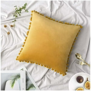 Wyj Hogar - Pack De 02 Fundas De Cojín De Terciopelo Con Pompon 45X45 Amarillo