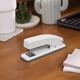 thumbnail image 2 of Engrapadora Cub Compact Para 20 Hojas Metal Blanco, 2 of 8