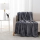 thumbnail image 3 of Manta Plush Berkshire EcoThread 127x178cm Gris Suave, 3 of 3