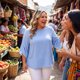 thumbnail image 3 of Agnes Orinda Blusa Casual de Verano para Mujer Tallas Grandes con Topos Suizos, Mangas de Pétalo, Dobladillo Curvado y Cuello Redondo 1X Azul, 3 of 7