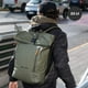 thumbnail image 2 of Mochila Roll Top Makalu 22L Impermeable Porta Notebook Lhotse verde Talla única, 2 of 7