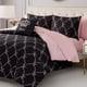 thumbnail image 3 of Juego de ropa de cama Juicy Couture de 8 piezas con logo de cadena negro, 3 of 8