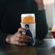thumbnail image 4 of El Aficionado Funda enfriadora de latas, aislante de bebidas para mantener frías o calientes, funda térmica plegable para latas, portabebidas reutilizable, 4 of 6