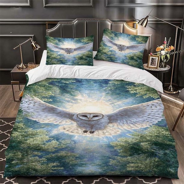 Barn Owl Spreads Its Wings and Flies - Themed Bedding Three-Piece Set Duvet Cover and Pillowcase Set