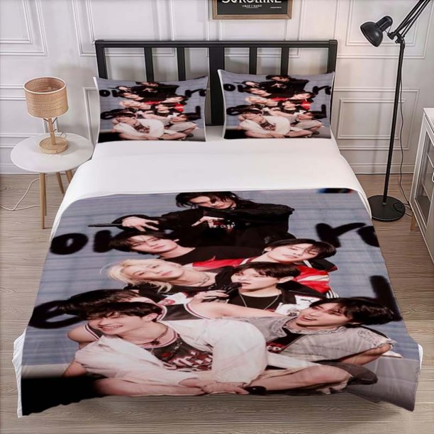 SKZ Creative Stacking Stage Photo Set. This Soft And Comfortable Bedding Set Is Suitable for All Seasons Perfect for Family Bedrooms And Guest Rooms