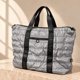 thumbnail image 1 of Bolso Tote Puffer Mujer Grande 25l Acolchado Nylon Viaje Gym Plomo, 1 of 3