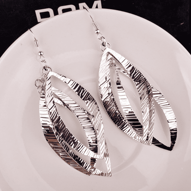 Glam Up Your Look with These Exaggerated Retro Spiral Wreath Earrings!