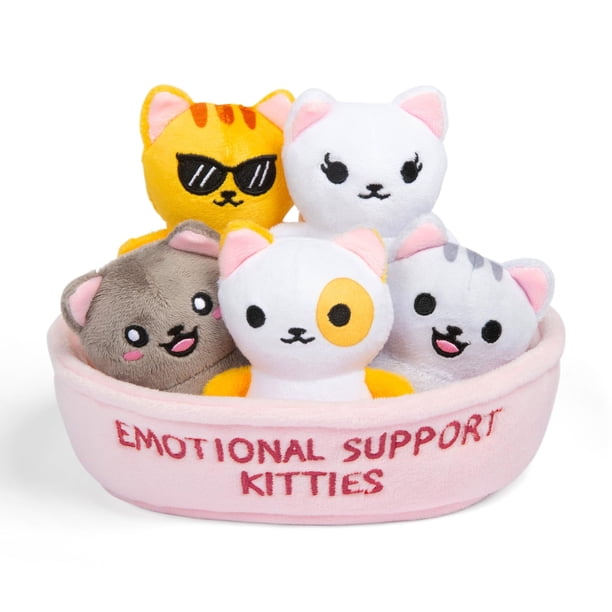 Animales de peluche y gatitos de apoyo emocional que se pueden identificar con una cesta