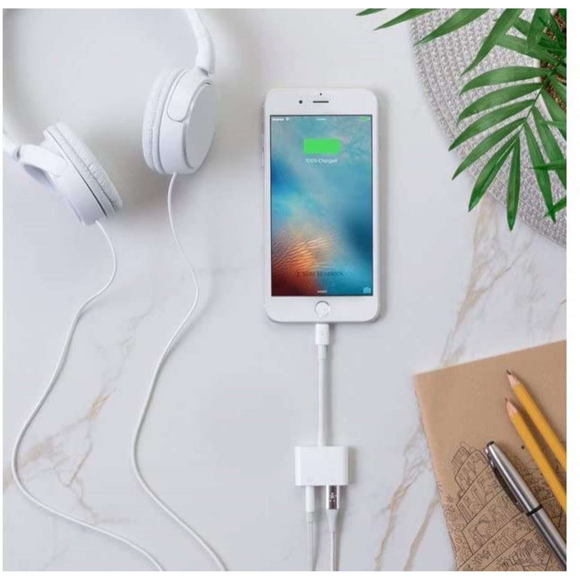 Adaptador Auxiliar Belkin F8j212btwht 3.5mm Audio + Charge Rockstar