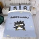 thumbnail image 4 of Badtz Maru Conjunto de sábanas temático, trío de piezas, cómodo y amigable con la piel, diseño único, regalo de decoración para el hogar para familiares, amigos y fans, 90 cm * 190 cm, 4 of 6