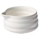 thumbnail image 1 of Cuenco de cerámica para matcha BlendWell blanco estilo chawan con pico vertedor, 1 of 3