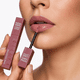 thumbnail image 2 of Labial Líquido Total Vinyl Rose Mauve, 6 g, 2 of 4