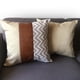 thumbnail image 2 of Funda Cojin Decorativo EcoCuero ZigZag Crema y Blanco 60x60, 2 of 3