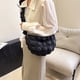 thumbnail image 5 of Bolso de mano acolchado para mujer, ligero y acolchado, tipo hobo, 2023, con pliegues en forma de nube., 5 of 6