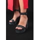 thumbnail image 1 of Sandalia Badra Negro brillante, 1 of 5