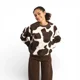 thumbnail image 1 of Polerón Mujer Crew Neck Raglan Cow Print Café Il Gioco, 1 of 3