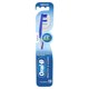 thumbnail image 1 of Cepillo Dental Oral-B Healthy Clean Medio Remueve Placa, 1 of 3