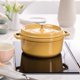 thumbnail image 2 of Olla Holandesa STAUB de 4 cuartos Redonda en color Citron, 2 of 9