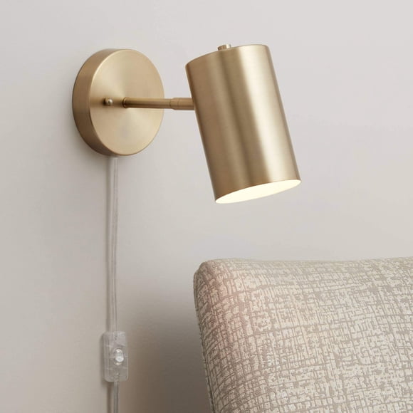 Lámpara de pared Carla con iluminación 360, moderna, latón pulido y metal dorado