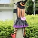 thumbnail image 3 of Muñeca de bruja colgante con forma de estrella de Halloween, estrella de bruja colgante contra un árbol, accesorios de decoración de Halloween para exteriores para troncos de árboles., 3 of 7