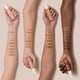 thumbnail image 5 of Sérum Foundation ILIA True Skin, vegano, libre de crueldad animal, Cozumel SF1.75, 5 of 9