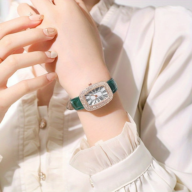 Vintage Dress Watch with Lady Quartz Crystal & Rhinestone: A Stylish Accessory for Women