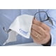 thumbnail image 3 of Paño de limpieza de microfibra Crizal para gafas, paquete de 4, 3 of 5